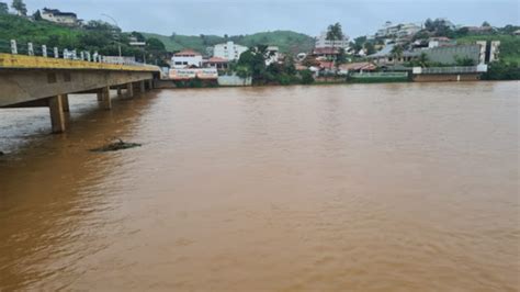 Rio Muria Sobe E Atinge Cota De Alerta Em Itaperuna Folha Bji