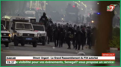 Urgent A Ch Uffe La Place De L Ob Lisque Apr S Le Rassemblement Du