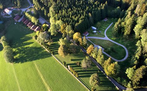 Camping La Favière à LAC DES ROUGES TRUITES avec piscine Jura Tourisme