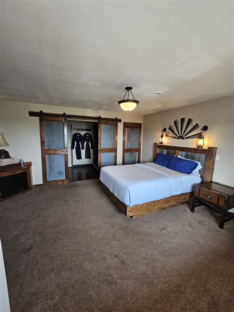 Lodging in Burns, OR | Crystal Crane Hot Springs