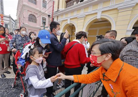 【龍騰舞躍賀新春】年初一大金龍獻瑞喜迎兔年 旅遊局 澳門特別行政區—經濟財政司司長辦公室