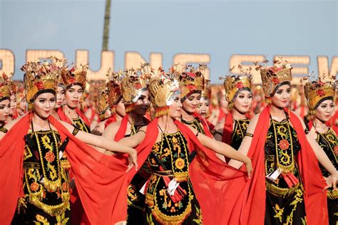 Pesona Festival Gandrung Sewu Banyuwangi 2018 Libatkan Ribuan Penari