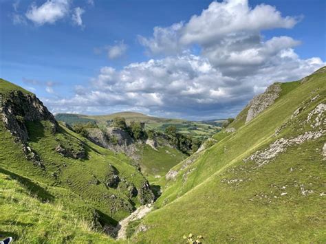 Castleton Walks: Top 3 Circular Routes from the Village | PeakDistrict.org