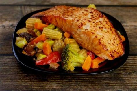 Salmão legumes assados aprenda a receita sofisticada