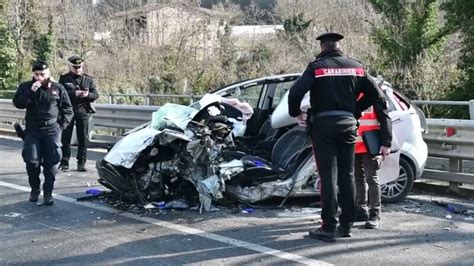 Gabriele D Amato 21 Anni Morto In Un Drammatico Incidente Bigodino