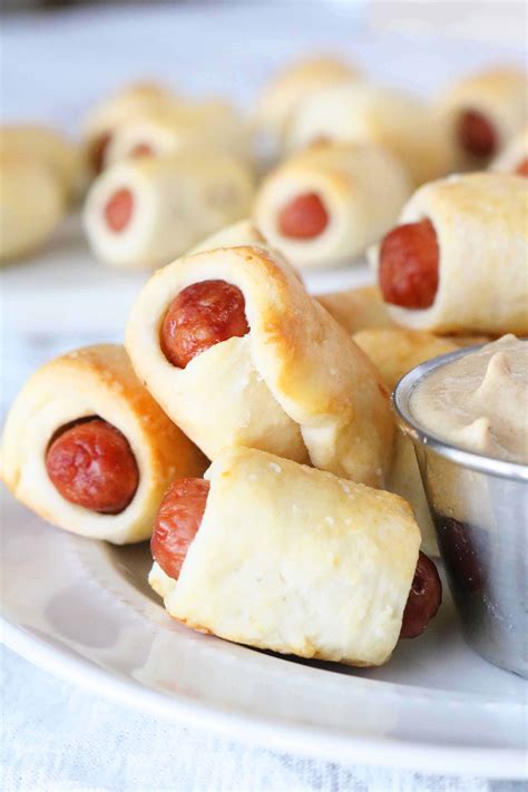 Mini Pigs In A Blanket With 5 Minute Homemade Dough