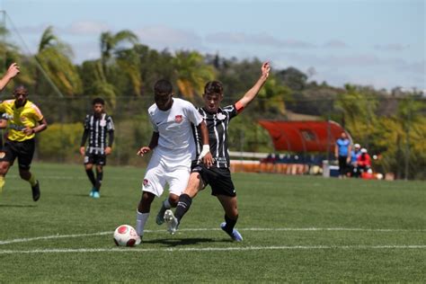 Corinthians Sub 15 vence São Caetano e Sub 17 empata Desportivo