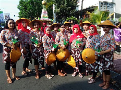 BERGADA KYAI KIRING GREBEG GETHUK DALAM RANGKA HUT KOTA MAGELANG KE