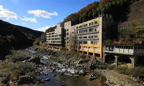 【愛知県最恐の廃墟】千歳楼への行き方と駐車上、見所まとめ｜異世界ひとり旅