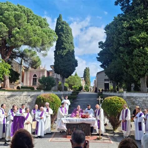 Lamezia Il Vescovo Parisi Presiede Celebrazioni Nei Cimiteri Cittadini