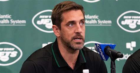 Aaron Rodgers Suffered Injury During Jets Practice Tuesday - Sports ...