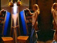 Naked Leona Cavalli In Amarelo Manga