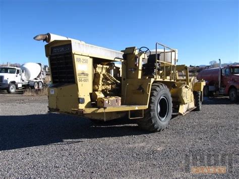 Caterpillar RR250 Reclaimer Specs and Dimensions - VeriTread