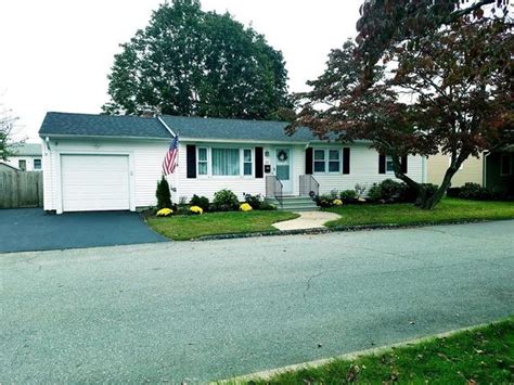 Apartments & Houses for Rent in Cranston, RI | Compass