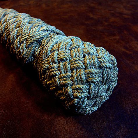 How To Tie A Globe Knot