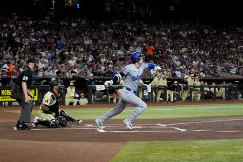 Walker S Home Run In The Th Inning Propels The Arizona Diamondbacks