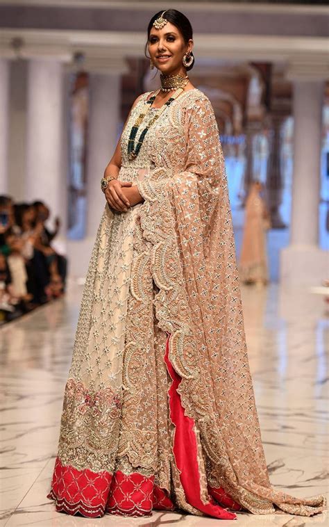 Trend Alert Scalloped Dupattas Are Very Much In Game Bridals Pk