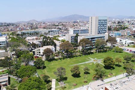 Pontificia Universidad Católica del Perú