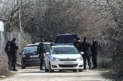 Qëlloi për vdekje tezen e tij me armë gjahu dhe e raportoi si vrasje