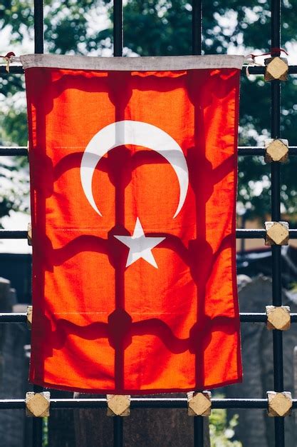 Premium Photo Turkish National Flag With White Star And Moon In View