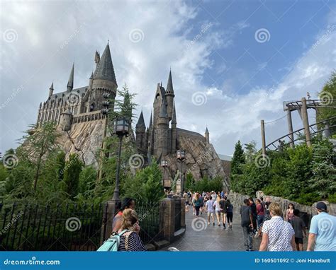 Hogwarts Castle in the Wizarding World of Harry Potter Attraction in ...