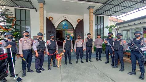 Polresta Cilacap Sterilisasi Sejumlah Gereja Jelang Natal Dan Tahun Baru