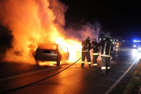 Kulmbach Mainleus Autos Krachen Frontal Zusammen Ein Fahrzeug In