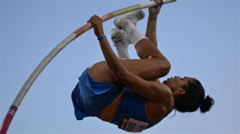 Atletica Roberta Bruni Vola Con Lasta A Metri Nuovo Record