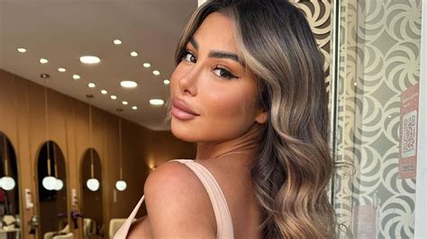 Maeva Ghennam s emporte sur Instagram contre une personnalité