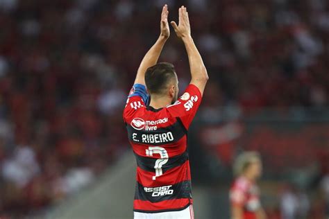 Everton Ribeiro publica vídeo emocionante de despedida do Flamengo assista