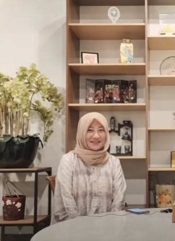 Kisah Wei Wei Mualaf Cantik Asal China Yang Sukses Buka Restoran Halal