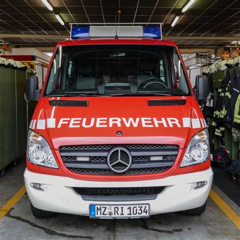 Mannschaftstransportfahrzeuge Freiwillige Feuerwehr Ingelheim Am Rhein