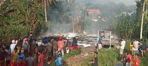 Ditinggal Pemilik Rumah Di Morotai Ludes Terbakar Tandaseru