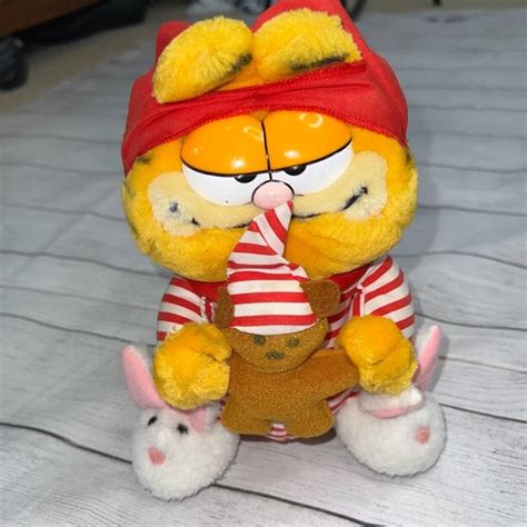 Dakin | Toys | Vintage Garfield And Pookie In Pajamas And Slippers 981 ...