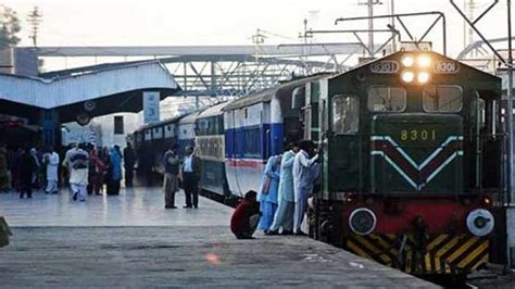 Train Bus Fares Go Up After Increase In Petroleum Prices Pakistan