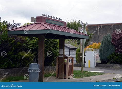 Street Scene In The Town Astoria Oregon Stock Image Image Of Estate