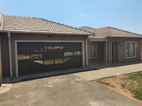 3 Bedroom House For Sale In Pinehaven Remax™ Of Southern Africa