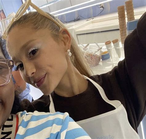 Ariana Grande The Sweetener Ice Cream Shoppe Ariana Grande Ariana