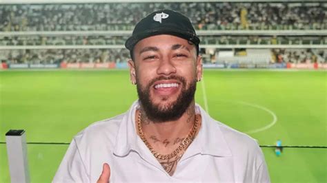 Neymar D Aquela For A E Santos Recebe Bolada Milion Ria