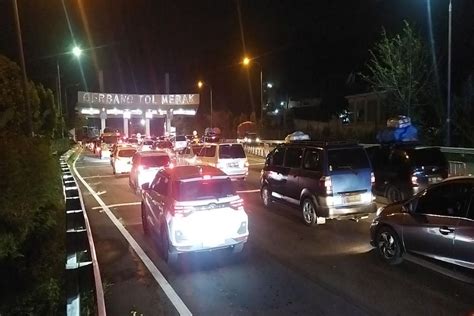 Mudik Lebaran Satu Juta Kendaraan Tercatat Melintas Tol Jakarta Merak