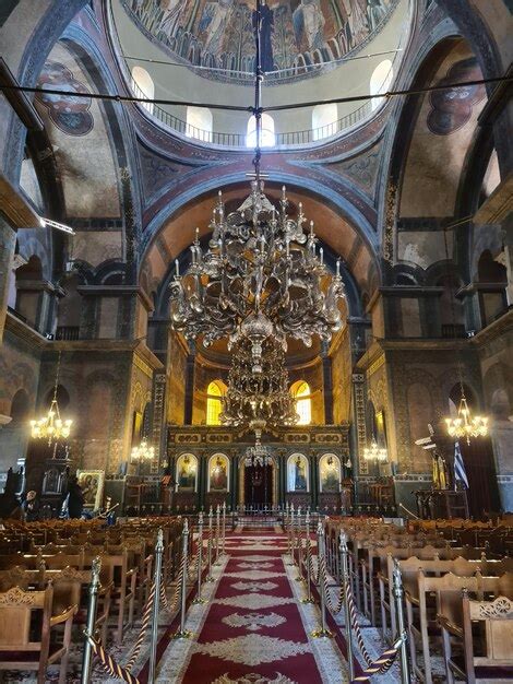 Premium Photo | The interior of the church of the holy sepulchre