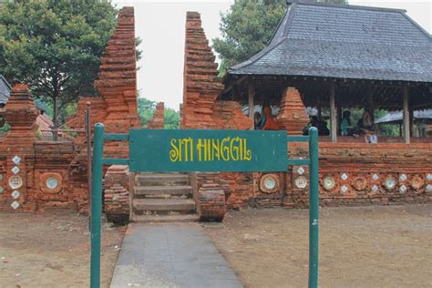 Istana Keraton Kasepuhan Cirebon Hidayatuna