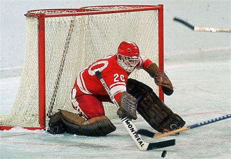 Soviet Union goaltender VLADISLAV TRETIAK | Goalie mask, Army hockey ...