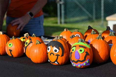 Middle School Service Learning Collects Costumes for Halloween Spooktacular | News Details