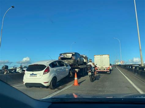 Acidentes na Terceira Ponte deixam o trânsito lento em Vitória A Gazeta