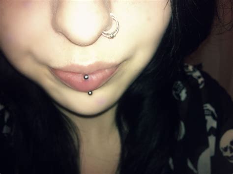 my vertical labret | Labret, Piercing, Piercings