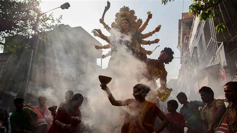 Durga Puja, the best grand festival of Bengal & 1st Asian award winning ...