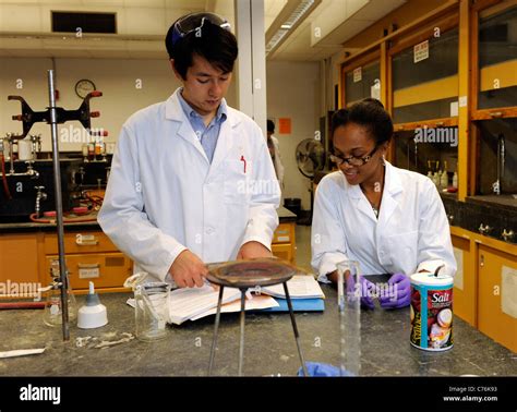 Chemistry class laboratory, Yale University summer school. Lab teaching ...