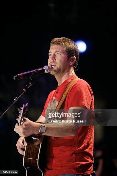 503 Josh Turner In Concert Stock Photos High Res Pictures And Images