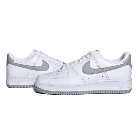 NIKE AIR FORCE 1 07 White Light Smoke Gray ナイキ エアフォース スニーカー 白 ホワイト